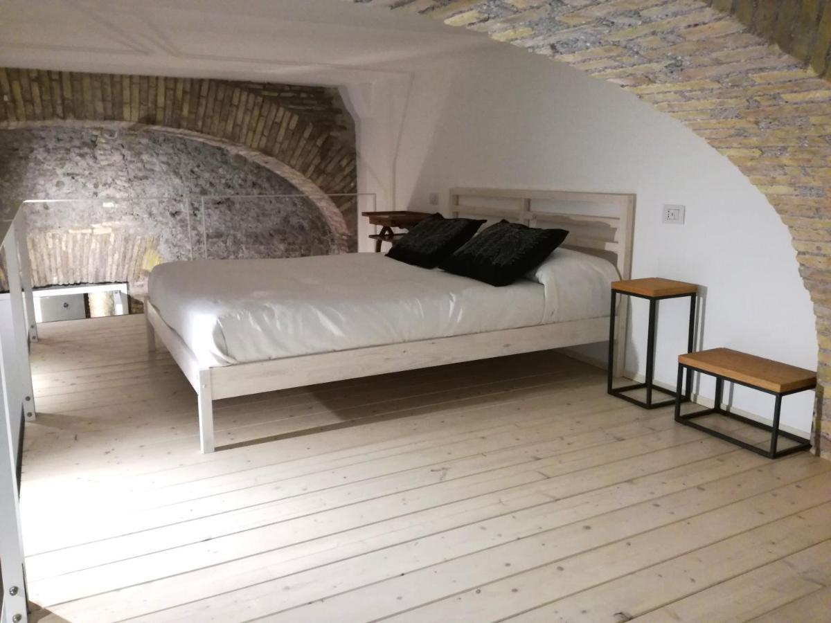 Luxury Loft Capocci 24 Coliseum Rome Exterior photo